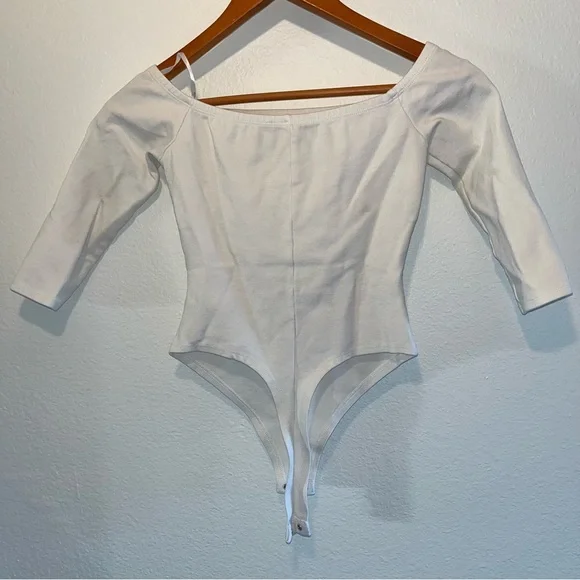 LULU’S White 3/4 Sleeve Off The Shoulder Bodysuit Size XS - Picture 5 of 7